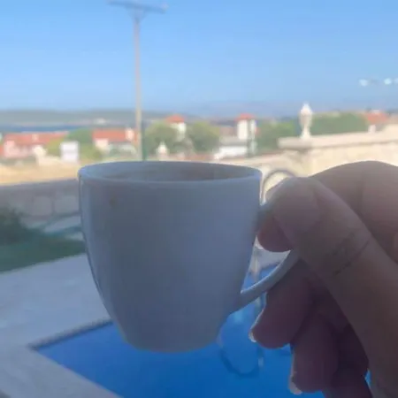 Alacati Yalida Oezel Havuzlu Villa *