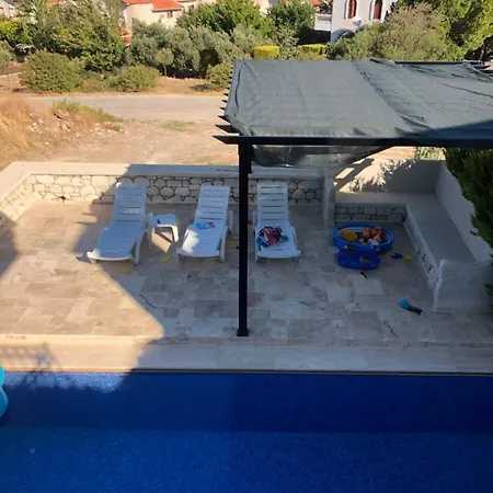 Villa Alacati Yalida Oezel Havuzlu Villa