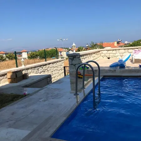 Villa Alacati Yalida Oezel Havuzlu Villa